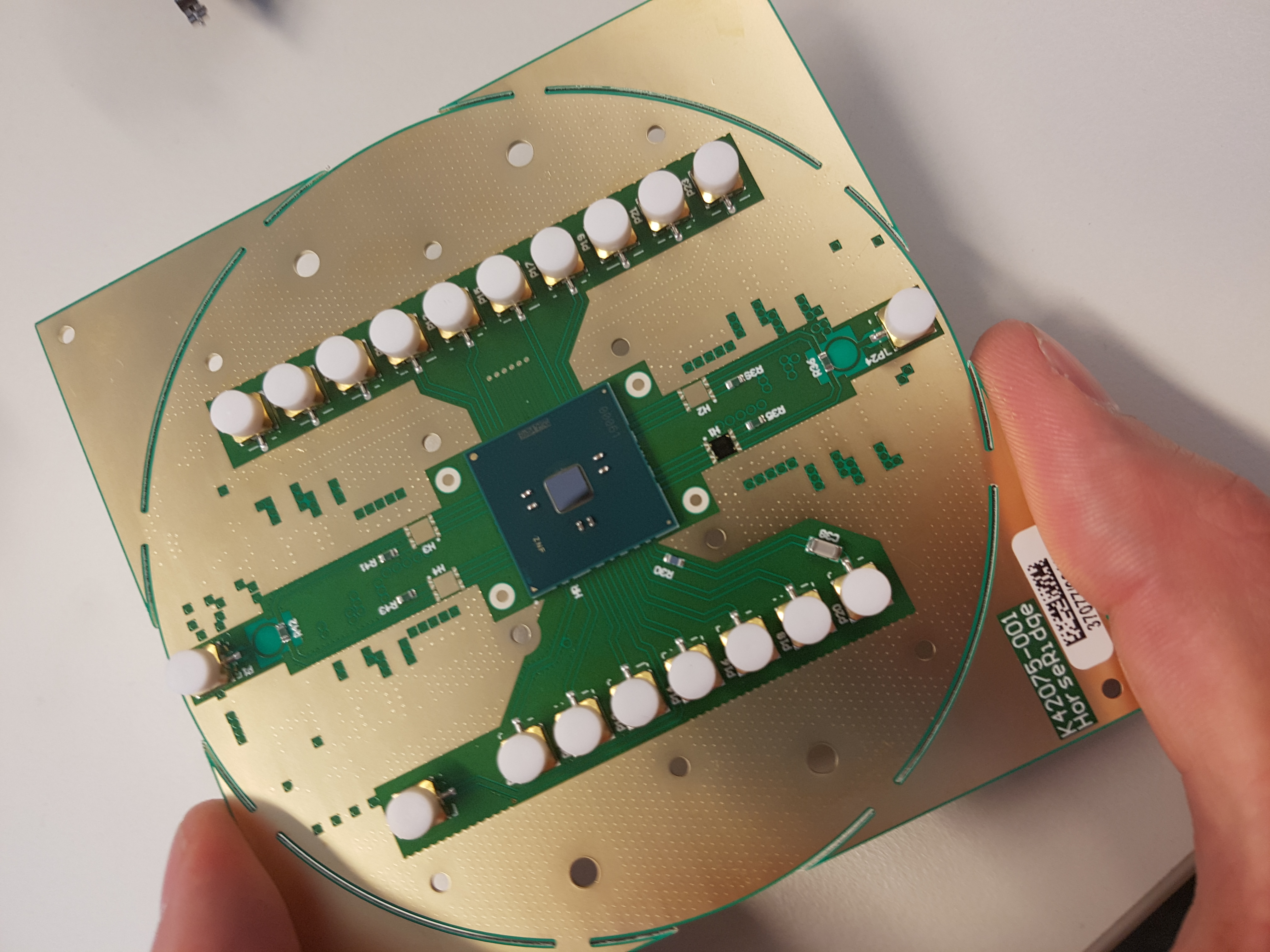 Cryo-chip overkomt obstakel voor grootschalige quantumcomputers